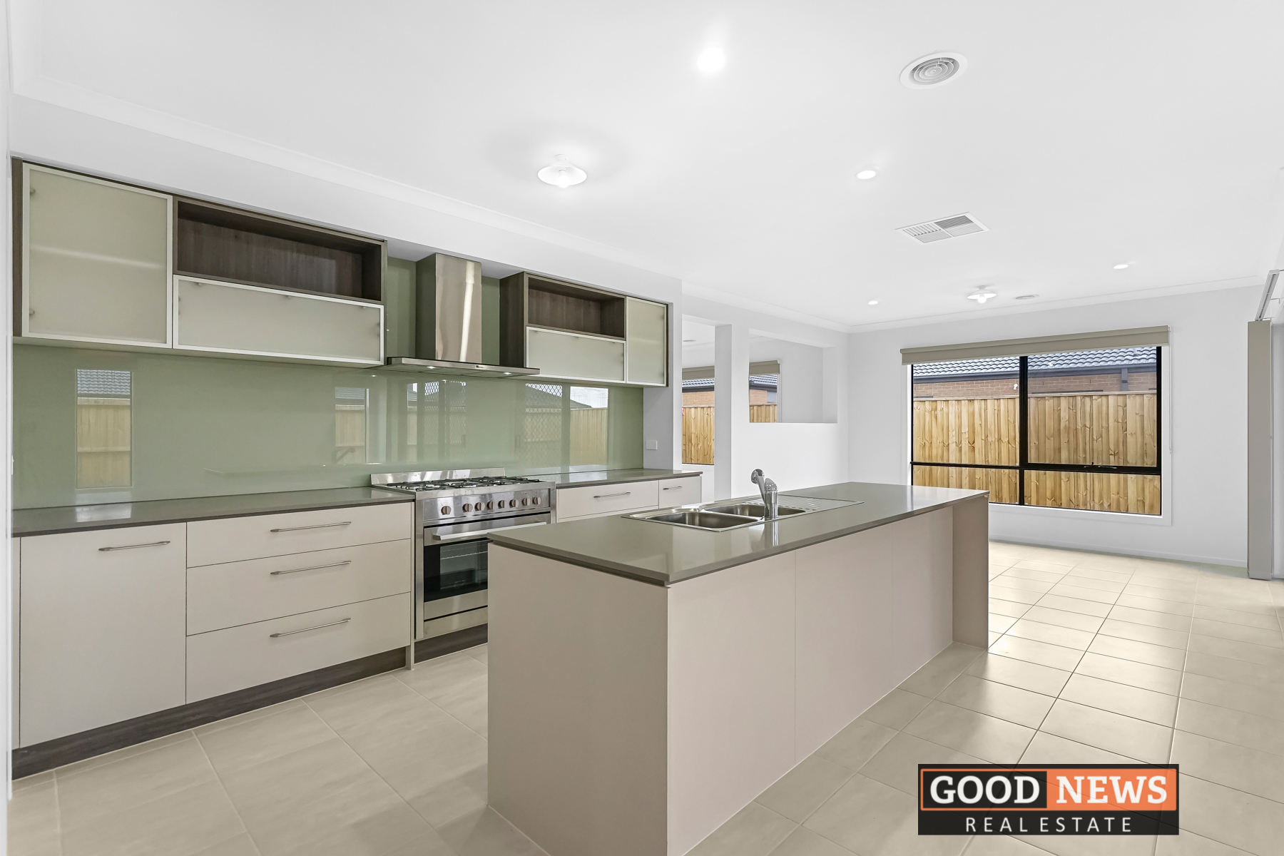 27 Giri Way, WERRIBEE, VIC 3030 AUS