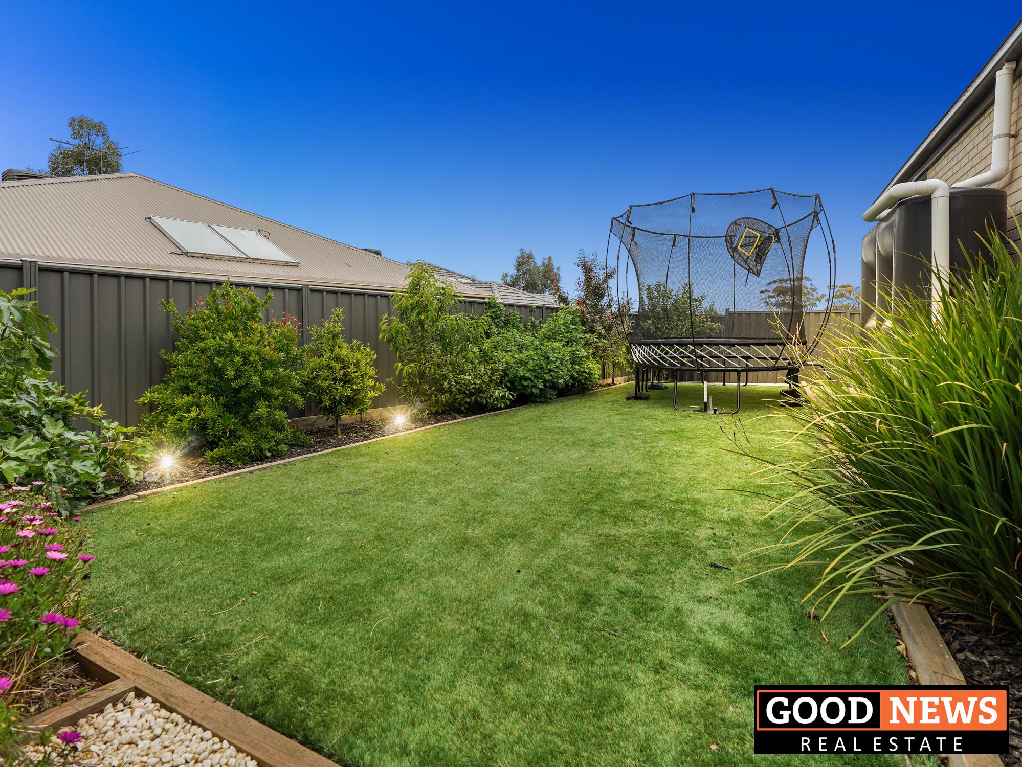 8 Yass Court, MANOR LAKES, VIC 3024 AUS