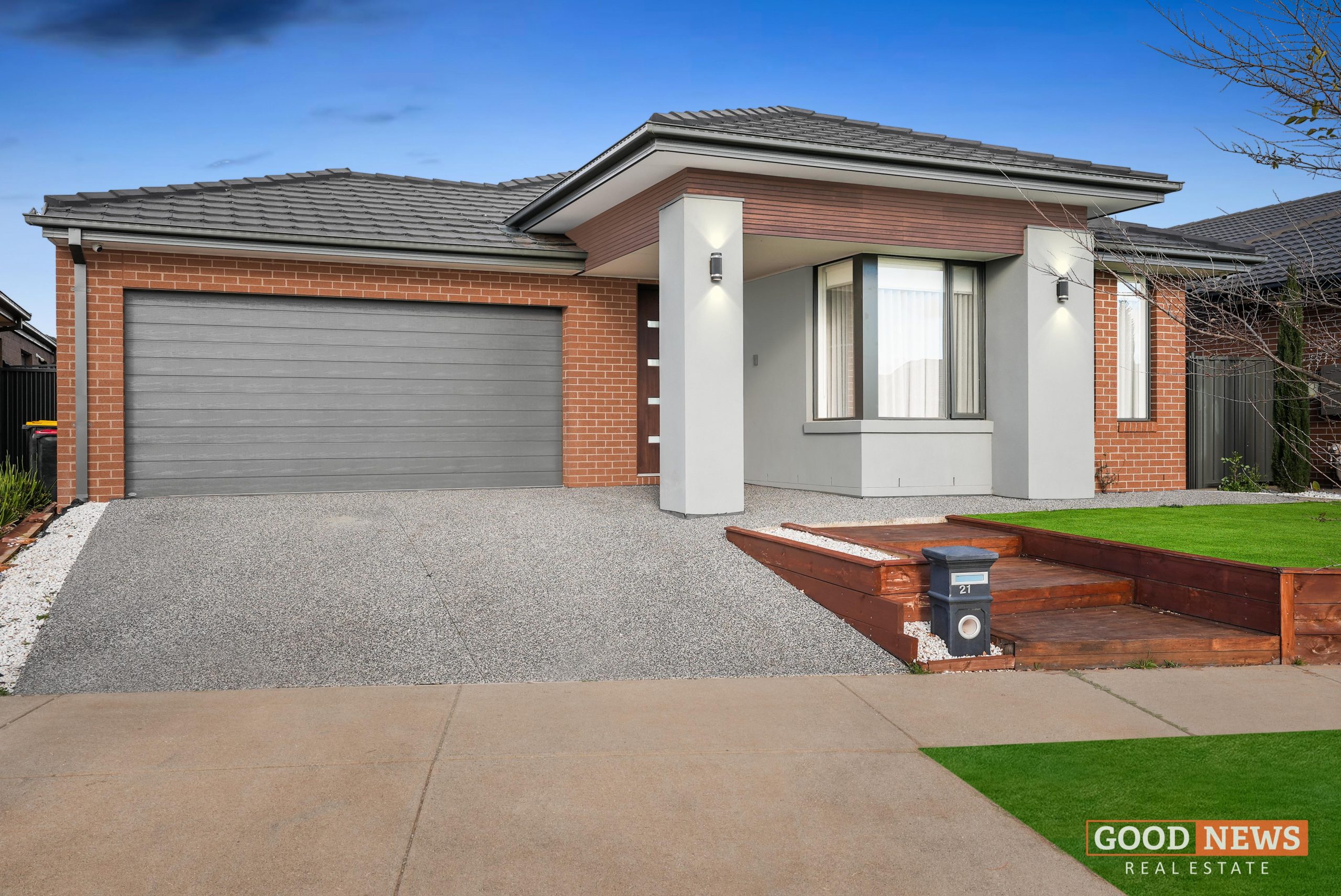 21 RUISLIP AVE, STRATHTULLOH, VIC 3338 AUS