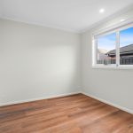 33 Saltaire Drive, STRATHTULLOH, VIC 3338 AUS